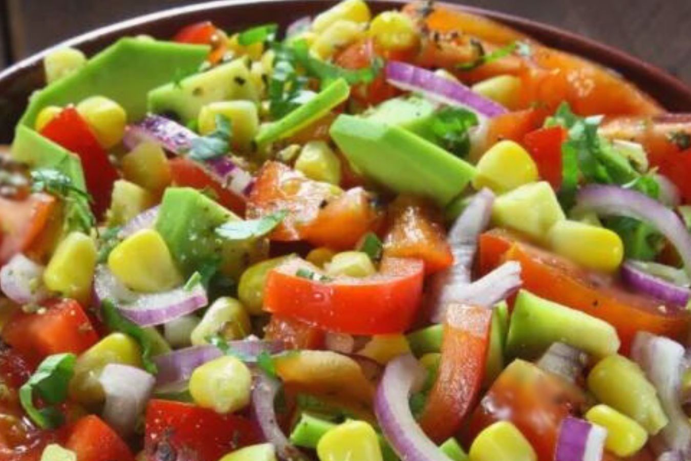 Ensalada de maíz y aguacate